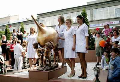 russia-enema-monument.jpg